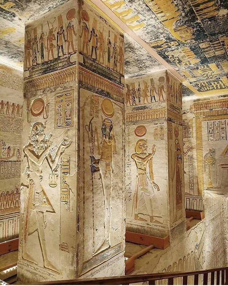 What a magical place to live in, let alone rule. #Egypt