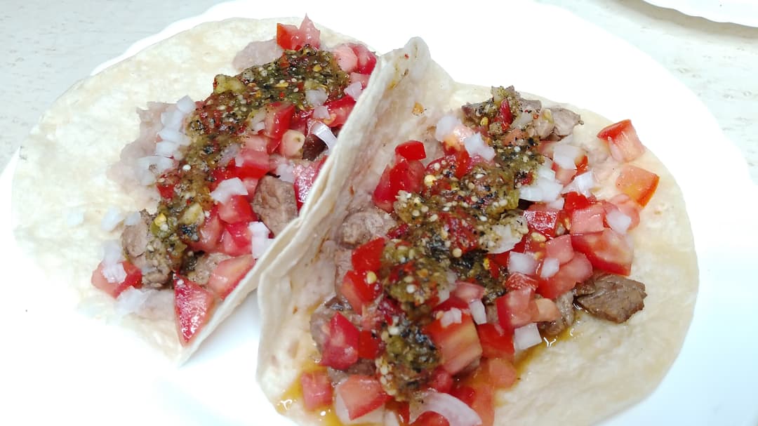 CocinandoMireya's tweet photo. ❤TACOS NORTEÑOS + SALSA ESPECIAL PARA ACOMPAÑARLOS❤
https://t.co/bM3pXO8qCK
Recuerden suscribirse.👍

#FelizMiercoles #cocinando #recetas #recetasfacilesyrapidas #recetafacil #tacos #bistec #cocinandoando #recetamexicana #taco #cooking #cookingtime #recetafacil #cocinafacil https://t.co/qSLbTxQ241