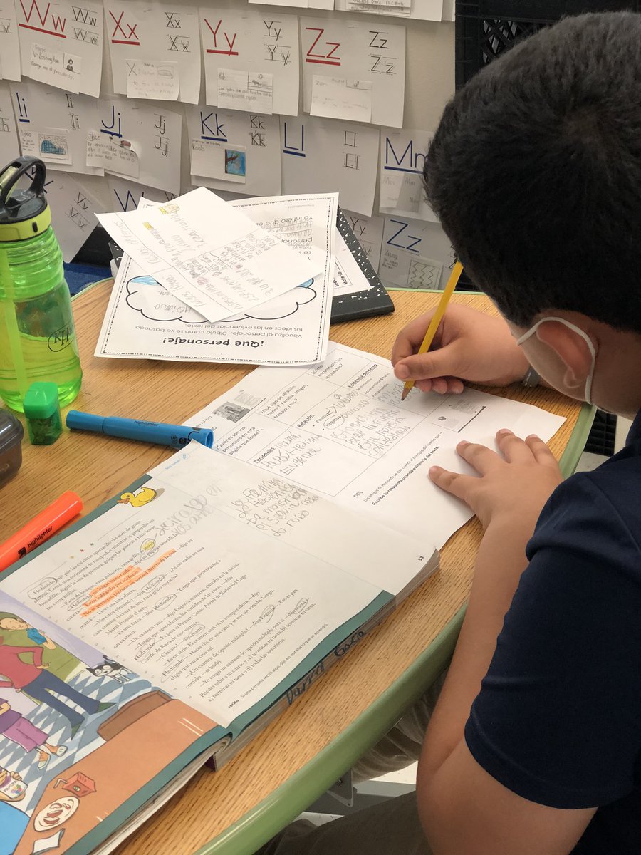 Cristin47444819's tweet photo. Today we were working on characters and using evidence from the text to justify our answers. I can say I feel so proud of my third graders.  #readingteacher #ACEdisd #tigerpride #disdproud #truett🐯. @GabrielleMErvin https://t.co/aUZaXtzA7p