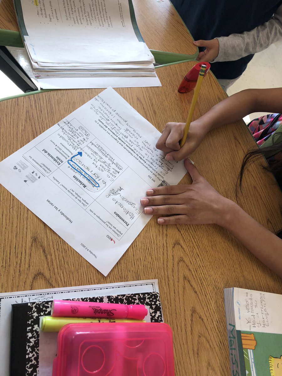 Cristin47444819's tweet photo. Today we were working on characters and using evidence from the text to justify our answers. I can say I feel so proud of my third graders.  #readingteacher #ACEdisd #tigerpride #disdproud #truett🐯. @GabrielleMErvin https://t.co/aUZaXtzA7p