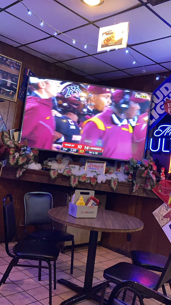 Watching some football with <a href="/AlanaRo56750517/">Alana Arndell</a> tonight. Actually rooting with <a href="/CraigRogers1574/">𝚂𝚝𝚎𝚟𝚎𝚗👌</a> at least for tonight!