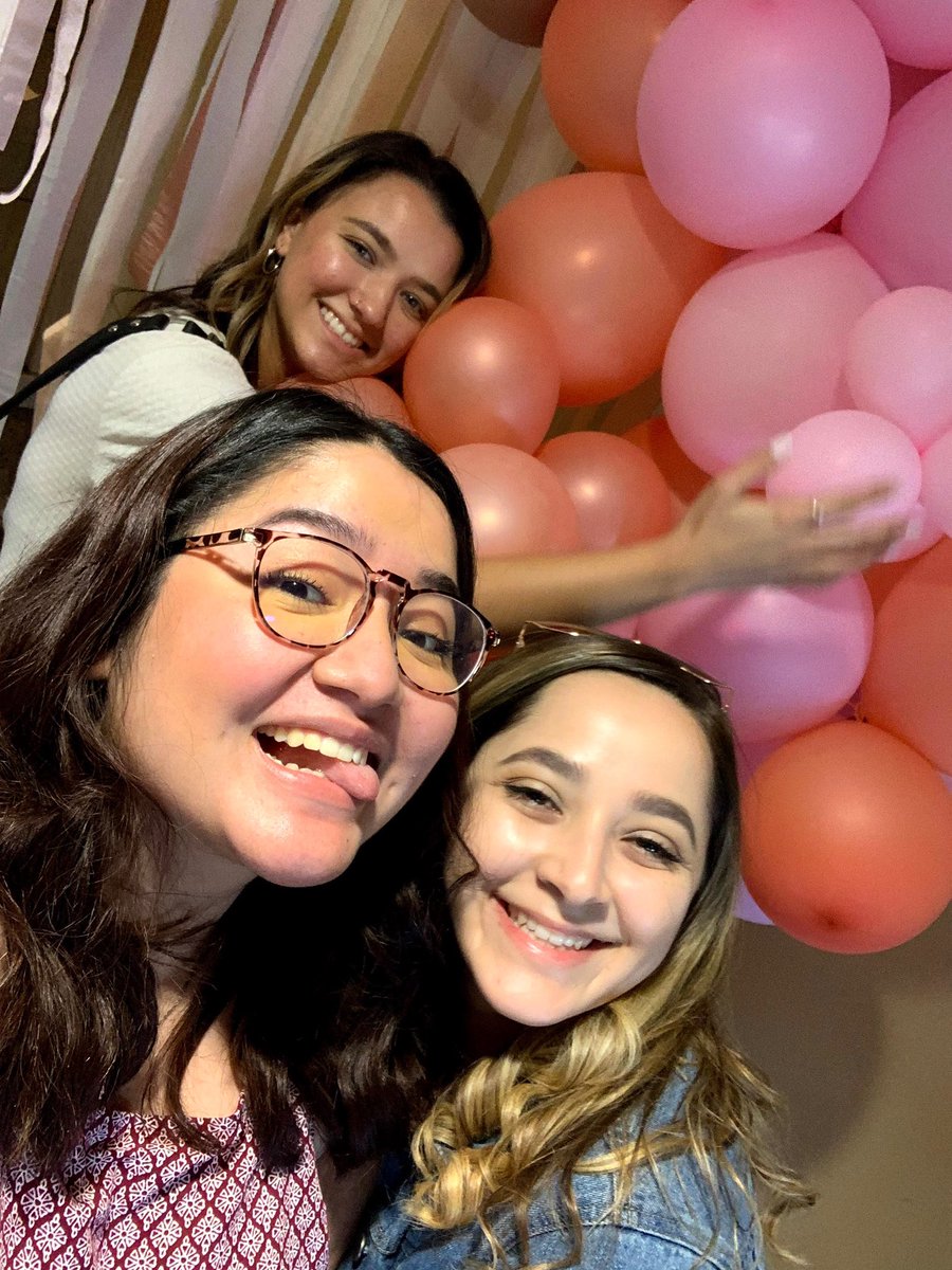 azyellaa's tweet photo. and yes that means we’re reunited with lis in 98 days 😭 gahhhhhh 🤍 https://t.co/ihPiNvTCPe