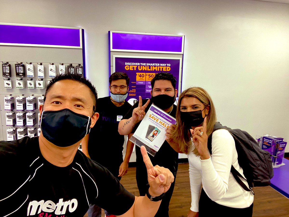 Final visit of the day with Tina @SamsungMobileUS! 💜 Love the partnership and alignment with the @MetroByTMobile #ALLIN Tony and Mauricio love our Boost & Cricket switcher offers but the most popular promo… is the Metro 50% off AAL’s! Great work to @LoveLyNancyK