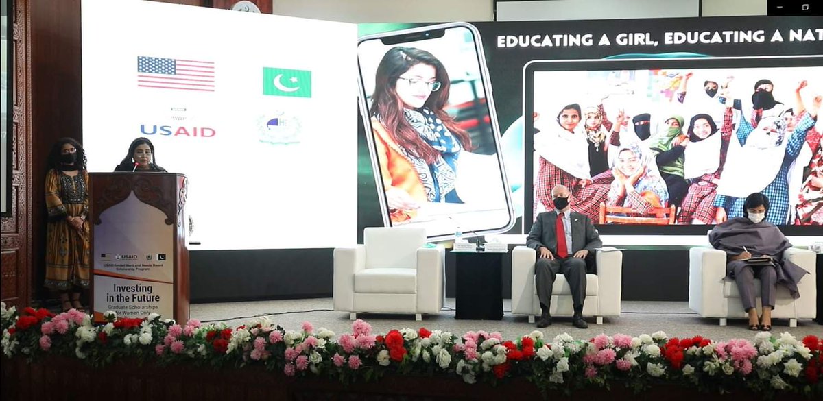 UMnbsp's tweet photo. MNBSP  will award an additional 700 graduate-level scholarships to Pakistani women in partnership with the Higher Education Commission of Pakistan (HEC). https://t.co/Bv5tWLp7UW