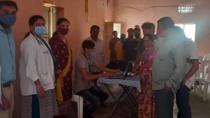 pvijayareddy1's tweet photo. Visited vaccination centre at Shaka grounds that is a special drive for ensuring 100% vaccination at laxminagar and jagdirbada
@KTRTRS @RaoKavitha @trspartyonline https://t.co/ZUq4RAPRnI