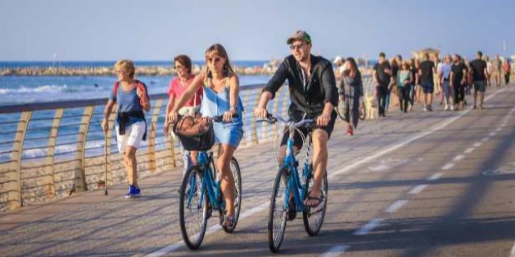 Sun + skin = love 

Beach dates during Tel Aviv's 300 yearly sun days just got better; TAU researchers found that sunlight boosts romance. 

Slather on some SPF and read more: ow.ly/Fw6y50G2a7t

<a href="/CellReports/">Cell Reports</a> <a href="/TAUMedFaculty/">TAU Gray Faculty of Medical & Health Sciences</a>  #summerlovin