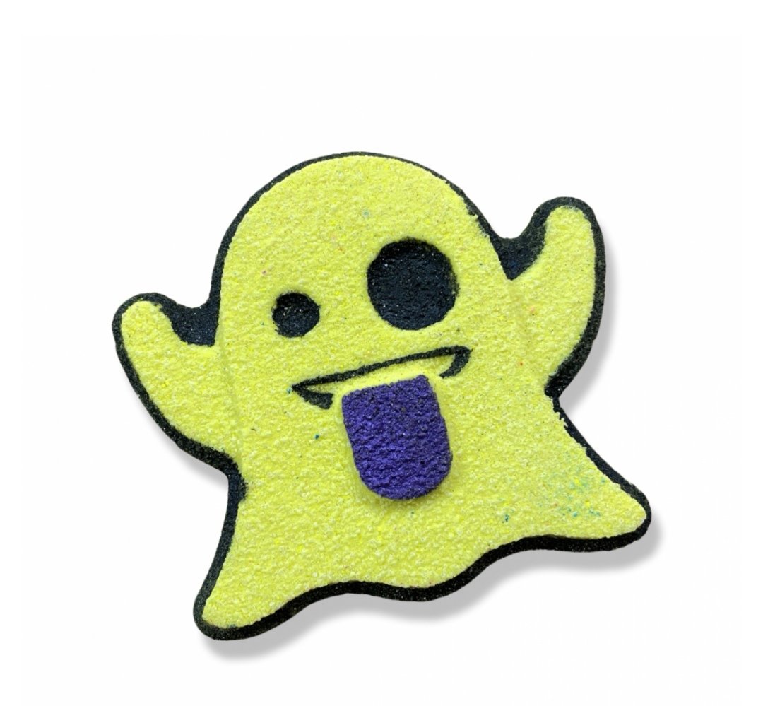BombsandBubbles's tweet photo. All #Halloween stock is now online from Black Cats to Ghosties... Perfect for your little #trickortreaters this year! You can treat them with a trick to get them in the tub! #genius #lifehack #toddlerhack #mumhack #dadhack #parentingtips #funbath #bathtime #vegan #crueltyfree https://t.co/I0HhZGzaED