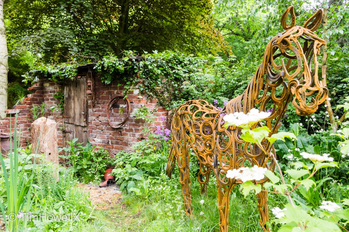 13 - 3/9 - #CountdownToChelsea #RHSChelsea #UnsungHeroes Loved <a href="/conwaylandscape/">Conway Landscapes</a> incredible gold medal builds for both <a href="/StudioJilayne/">Jilayne Rickards</a> <a href="/Camfed/">CAMFED - Campaign for Female Education</a> &amp; <a href="/suehayward2/">Sue Hayward</a> <a href="/mndassoc/">MND Association</a> gardens 2019. I most associate them with Artisan garden builds for @Greygardeners &amp; they'll be at the show in Sept