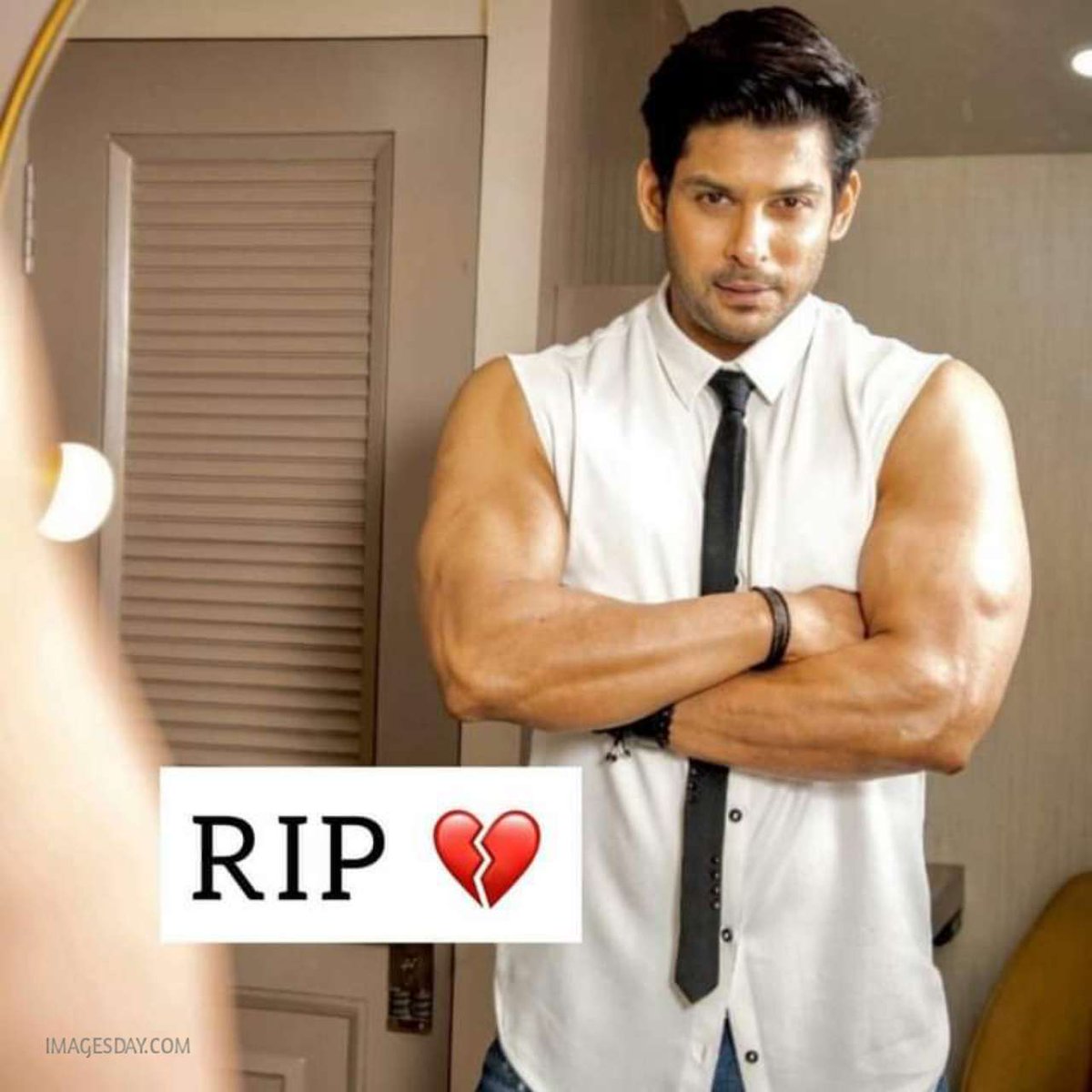Namrata46176171's tweet image. Its really disturbing to hear the untimely demise of #ShiddharthShukla..💔 My prayers to his family n all his dear ones.. Stay strong..!!