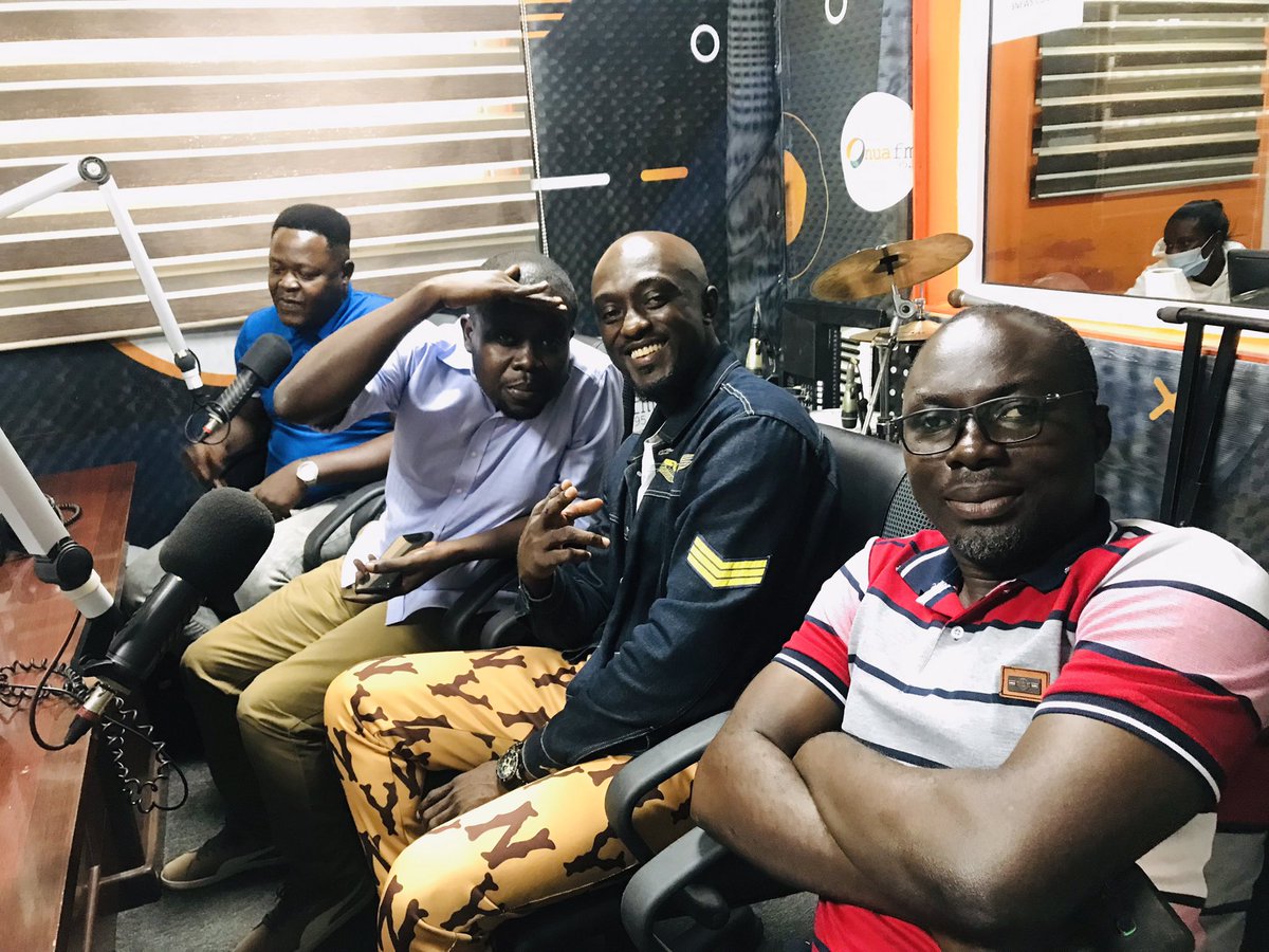 DaPrinceGh1's tweet photo. Yesterday on Onua 95.1FM with Sergio(Boss and Organizer of Ghana National Gospel Music Awards), Franklin Agyekum (Artist Manager and Pundit), James Clark(Actor and Pundit) and Martinezz (Artist Manager and Pundit) 🔥🔥
#NGMA20 #YouDeserveItAll #GloriousGod #DaPrinceGh https://t.co/EWztgLQJwW
