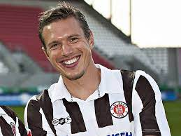 SPSouthEndScum's tweet photo. More history today, happy birthday and all the best to Carsten #Rothenbach 🤘🏾🎂🎉🍺😎🏴☠️ #fcsp #ynwa https://t.co/kXYafKlDa1