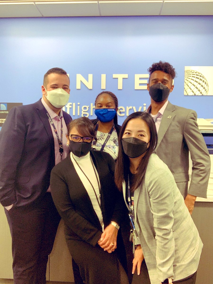 It’s a pleasure working with these cute people ✈️
<a href="/MersedeesC/">Mersedees Calloway</a> <a href="/chris_barcase/">Christopher Barcase</a> <a href="/FlywithMarshall/">Marshall</a> #UAIFSBaseSFO #BeingUnited <a href="/weareunited/">We Are United</a>
