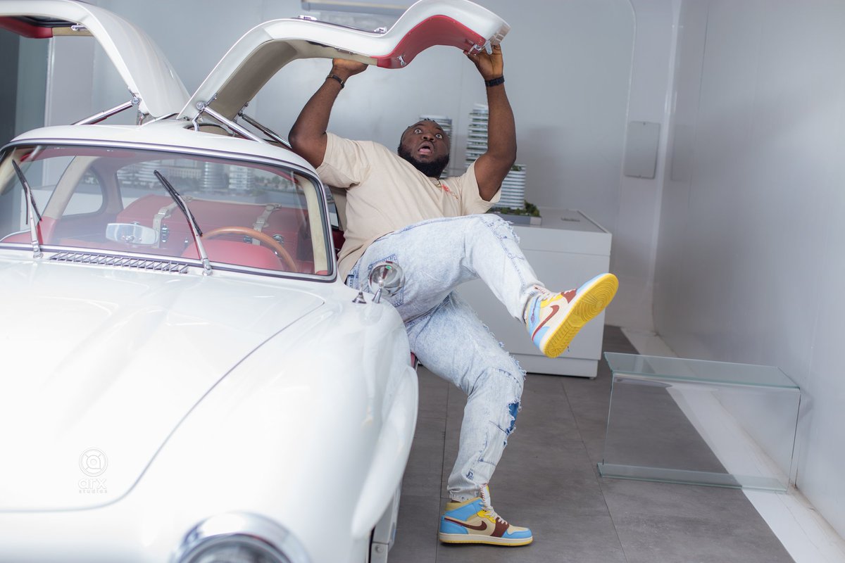 dkbghana's tweet photo. NEW AGE.
NEW LIFE.
NEW GUY.
NEW CAR.
NEW DOORS.
NEW EXPERIENCES.

PALM 91 🙏 😇

#DKBtouchOfwhiteParty https://t.co/AzeusL5Not