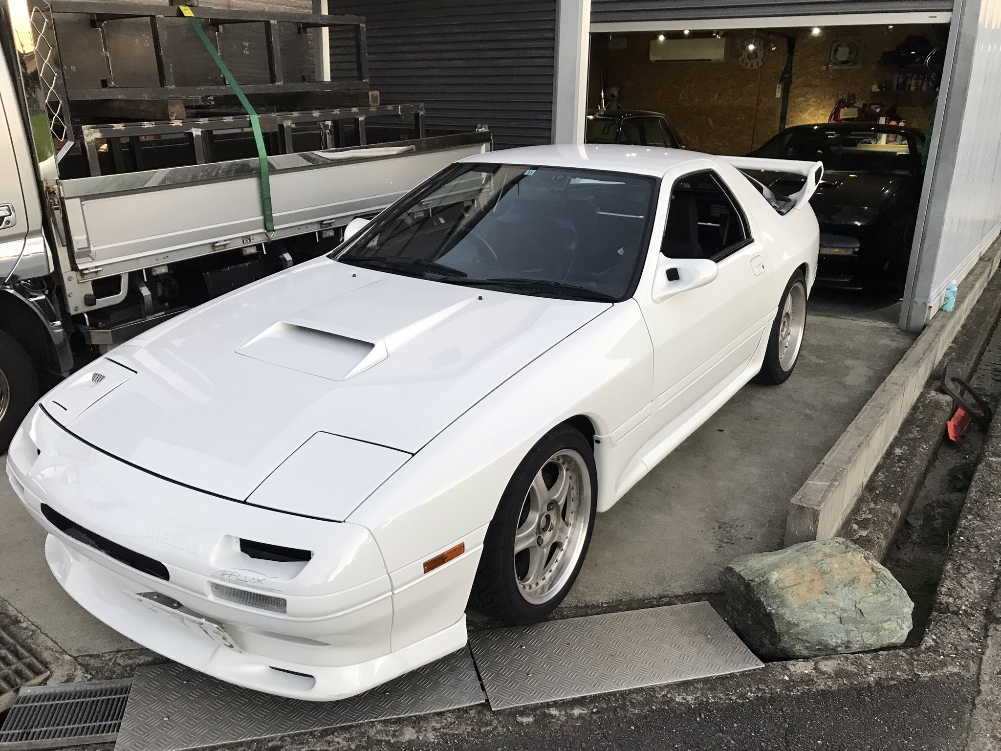 赤塚 Fc3s 白いスポーツカーは映える やっぱりfcは白が1番 異論は認める T Co Q5gub1vyc6 Twitter