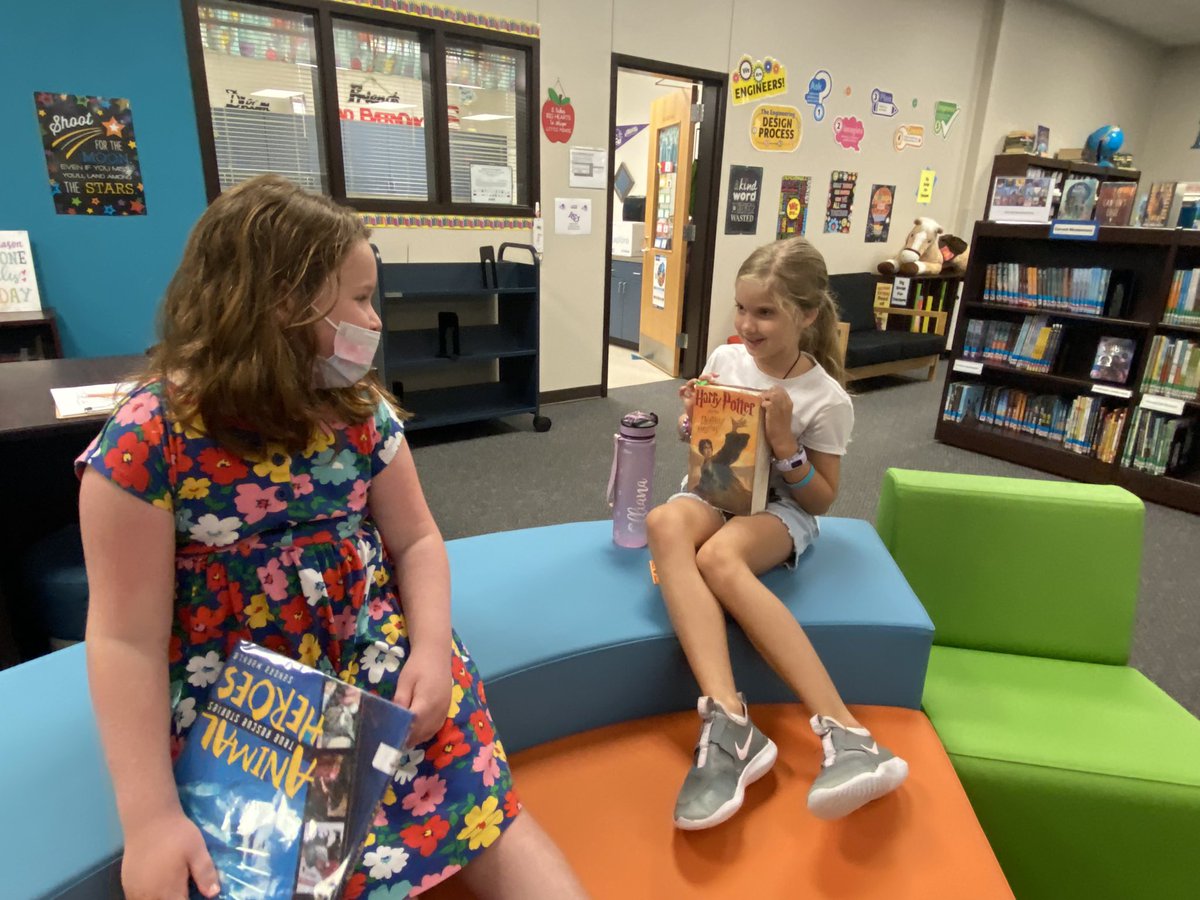 RamonaLibrarian's tweet photo. Book Talk Thursday started Today! 📚
Loved hearing them discuss their favorite parts & rate their books! 😍
#SonntagElem #SonntagReads #FISD_Libraries https://t.co/pPGKIh9HNA