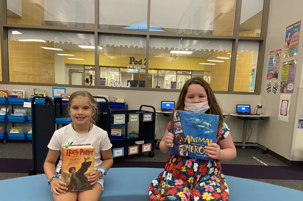 RamonaLibrarian's tweet photo. Book Talk Thursday started Today! 📚
Loved hearing them discuss their favorite parts & rate their books! 😍
#SonntagElem #SonntagReads #FISD_Libraries https://t.co/pPGKIh9HNA