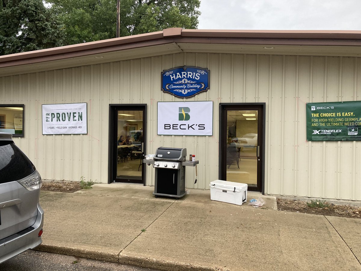 DanStuder8's tweet photo. Great Night for a @BecksHybrids Customer Appreciation/Field Day with Hibma Seeds @NHibma 45 people in attendance! And new MYAโs underway with sign and select! @WeAreBecks @BecksAgIA #plantbecks #beckspfr #wearebecks https://t.co/ShaocqKEwR