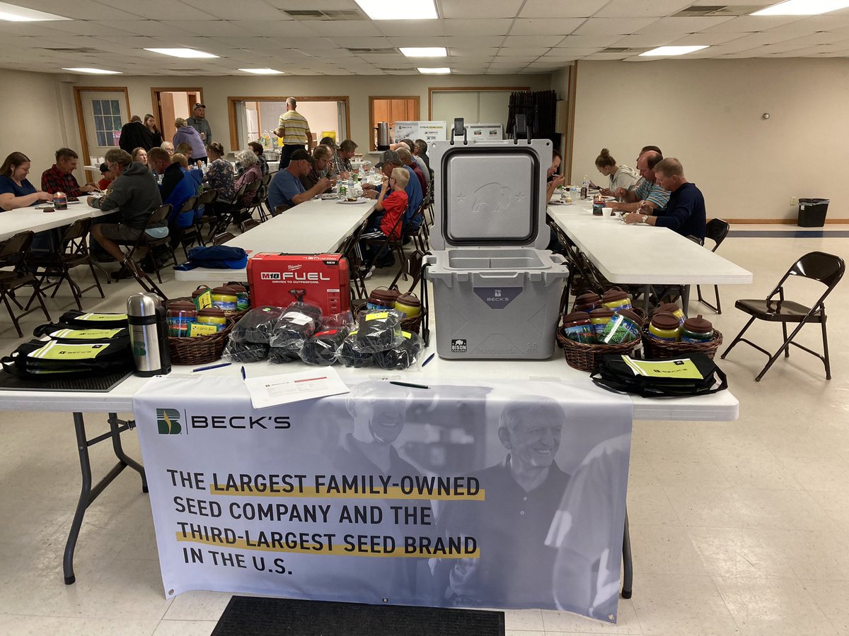 DanStuder8's tweet photo. Great Night for a @BecksHybrids Customer Appreciation/Field Day with Hibma Seeds @NHibma 45 people in attendance! And new MYAโs underway with sign and select! @WeAreBecks @BecksAgIA #plantbecks #beckspfr #wearebecks https://t.co/ShaocqKEwR