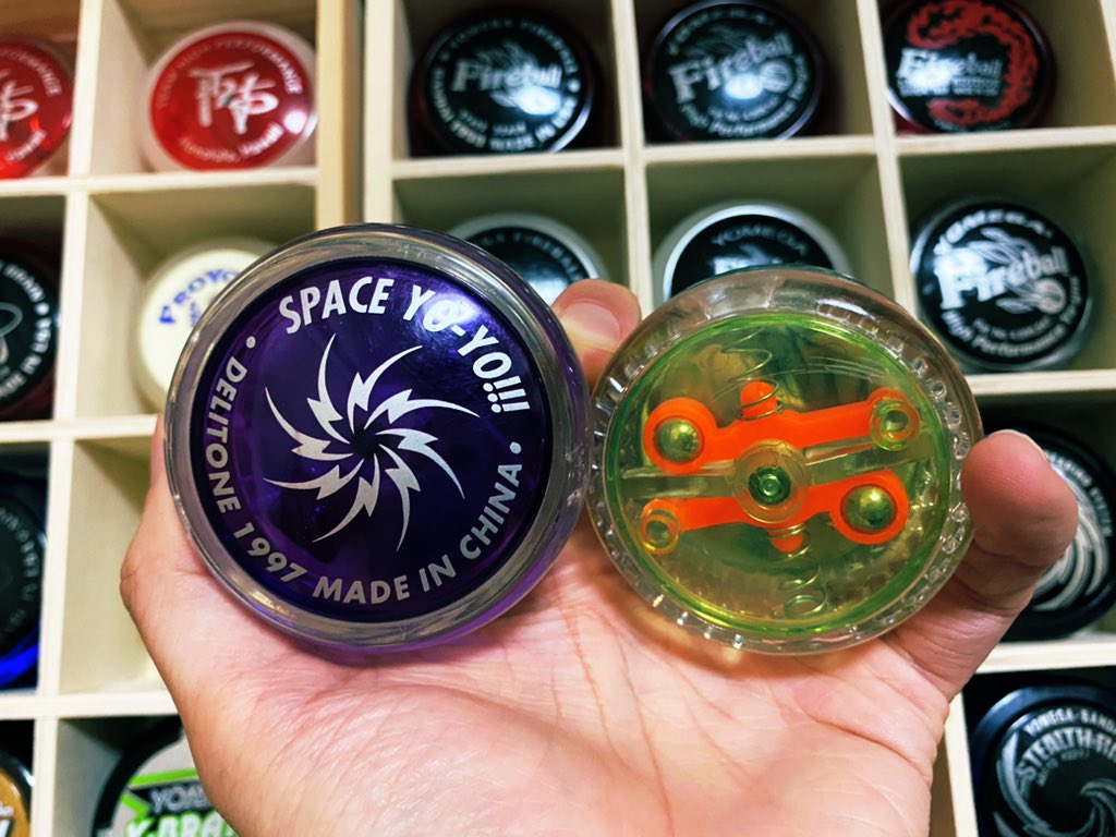 【フェイク品】ハイパーヨーヨー YOMEGA ハイパーインパルス 類似品 レア Amazon | ハイパーヨーヨー ハイパーインパルス（クリアレッド