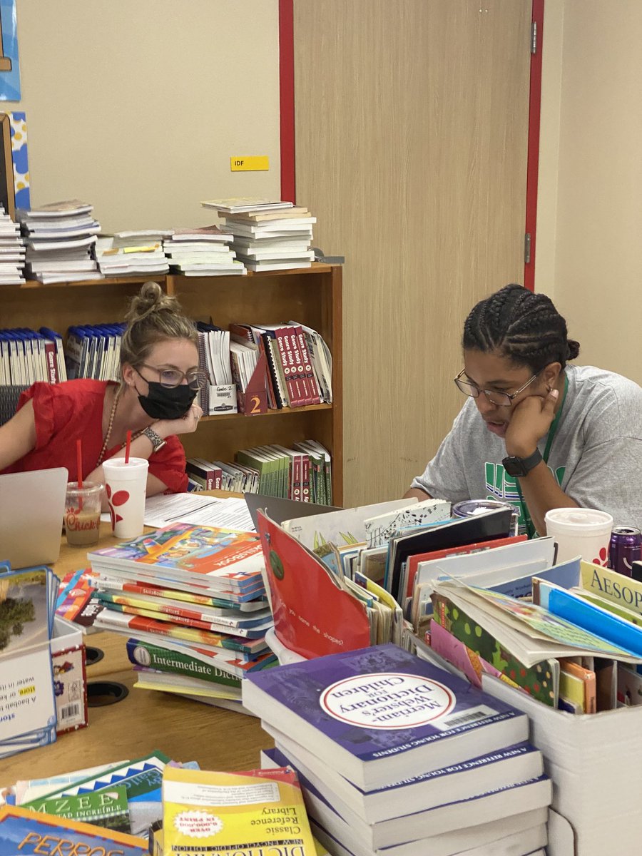 First grade PLC….answering the 4 questions and building collective teacher clarity!!!   Such an amazing team with time well spent! ⁦@pasemann2020⁩ #PLC