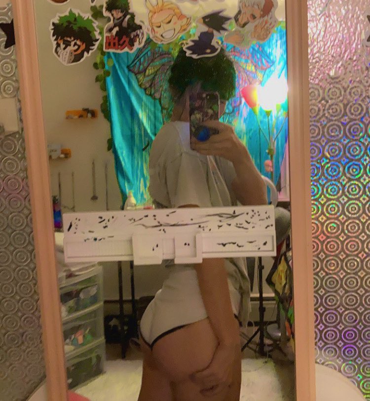 xolindseyxo on Twitter: "No chill 😬 https://t.co/kJWnaI7n09" / Twitter