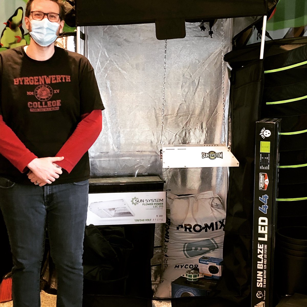 Clockworkfuse's tweet image. Thanks to the #healinghouse in bracebridge for this awesome tent and supplies! #blessed