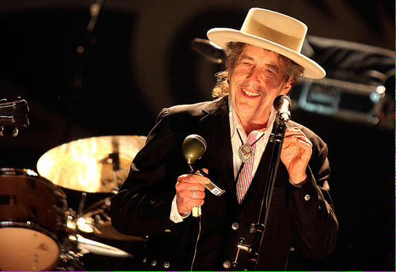 3rd September 2010 - Bob Dylan performs at Yakima County Stadium, Yakima, Washington, with John Mellencamp as opener for the night. For more info click facebook.com/BobDylanOnthis…