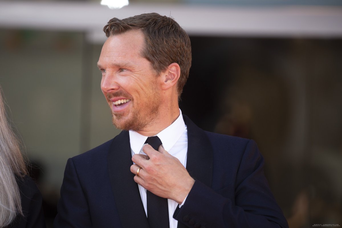 cumberbatchcom's tweet image. [GALLERY UPDATE] +364 UHQ photos of Benedict Cumberbatch and Sophie Hunter with Jane Campion and Kirsten Dunst at the "The Power of The Dog" premiere @ Venice International Film Festival benedict-cumberbatch.com/photos/thumbna…