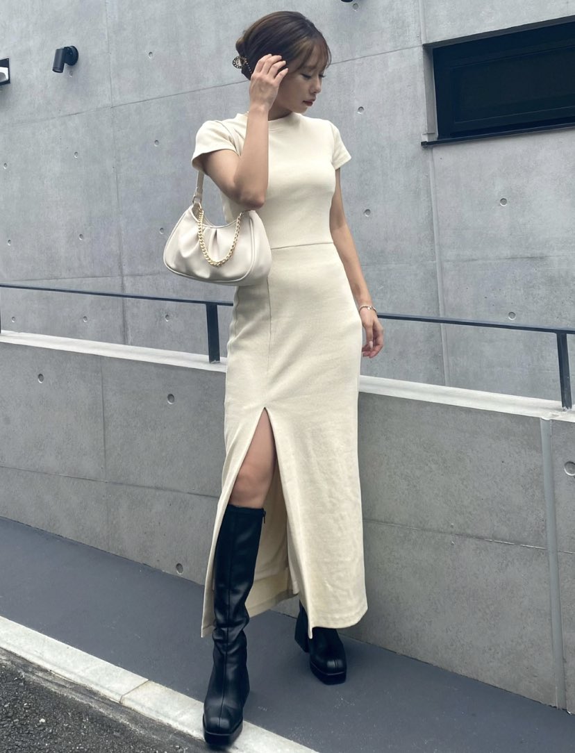 阿久里 En Twitter ショートカット スリットニットワンピ ロングブーツ この組み合わせで秋はゆく ロングブーツ可愛いーショートカットに ロングブーツ最高かと T Co Lh1zgfp2ux Twitter