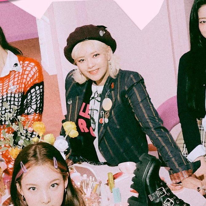 jeongieyeogi's tweet photo. jeongyeon in a beret had me on chokehold OH MY GOD https://t.co/w10osiwrzz