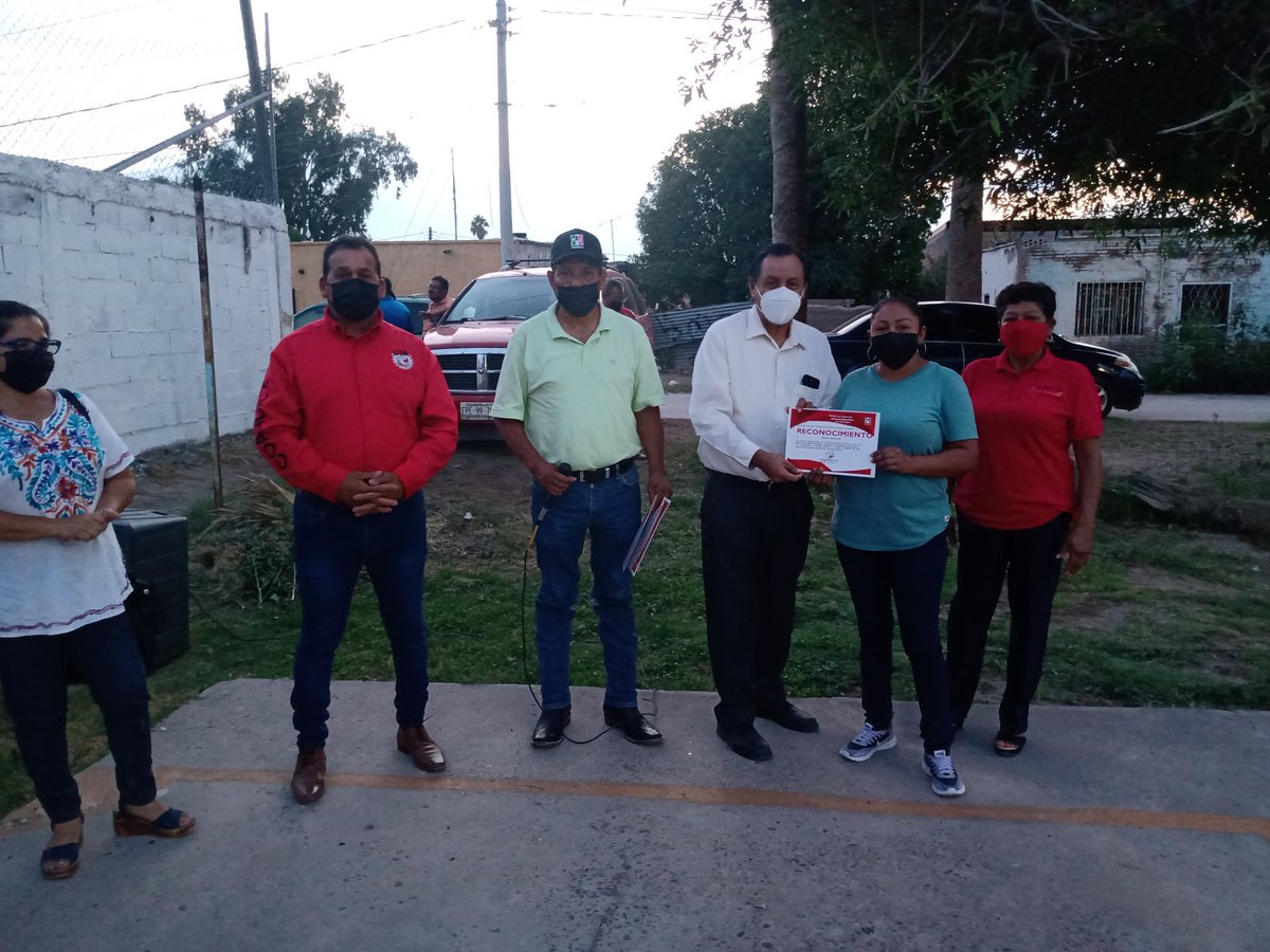 madero_pri's tweet photo. En #LaObrera en #FranciscoIMadero, distinguimos el compromiso de nuestras presidentas de seccional, brazo fuerte de nuestro partido.
#EnElPRISeguimosTrabajando
@alitomorenoc @caroviggiano @PRI_Nacional @rigofuentes @marthaloeraa @PRICoahuila @pablonavarrihe1 https://t.co/HOzPKUcrcW