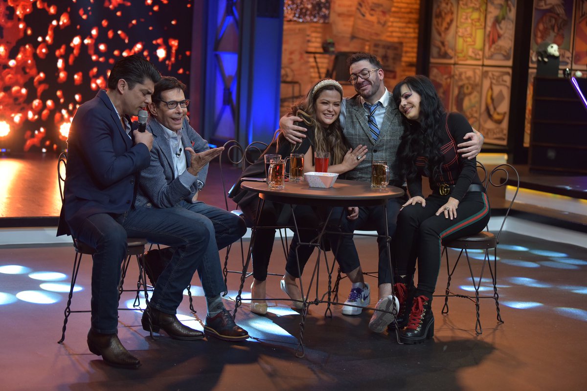 faisynights's tweet photo. Que empiece nuestra noche bohemia junto a @VictorGmusica @MaribelGuardia @Pepillo_Origel @faisirrito y @marianaecheve 
#FaisyNights https://t.co/sczxquaZAM