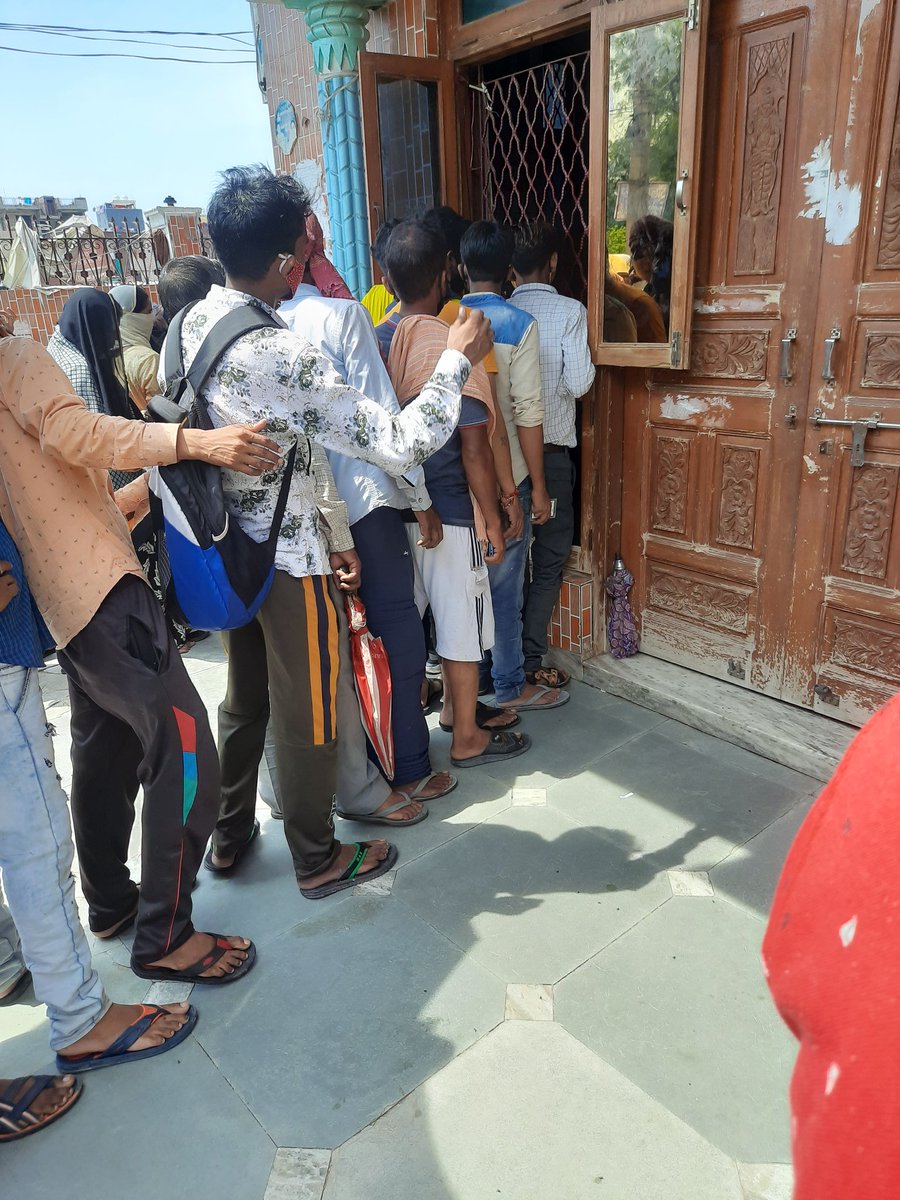 Ankitsharm14's tweet photo. @CMOfficeUP @dm_ghaziabad sir i went to Vaccination center to get vaccinated at UPHC Khoda Gaon, Near Gupta Hospital Khoda Gaon Ghaziabad,Ghaziabad Uttar Pradesh.I found that no one is following the Covid protocol,police personnel who are responsible to manage the crowd.see image https://t.co/WdCB9Hdi2B