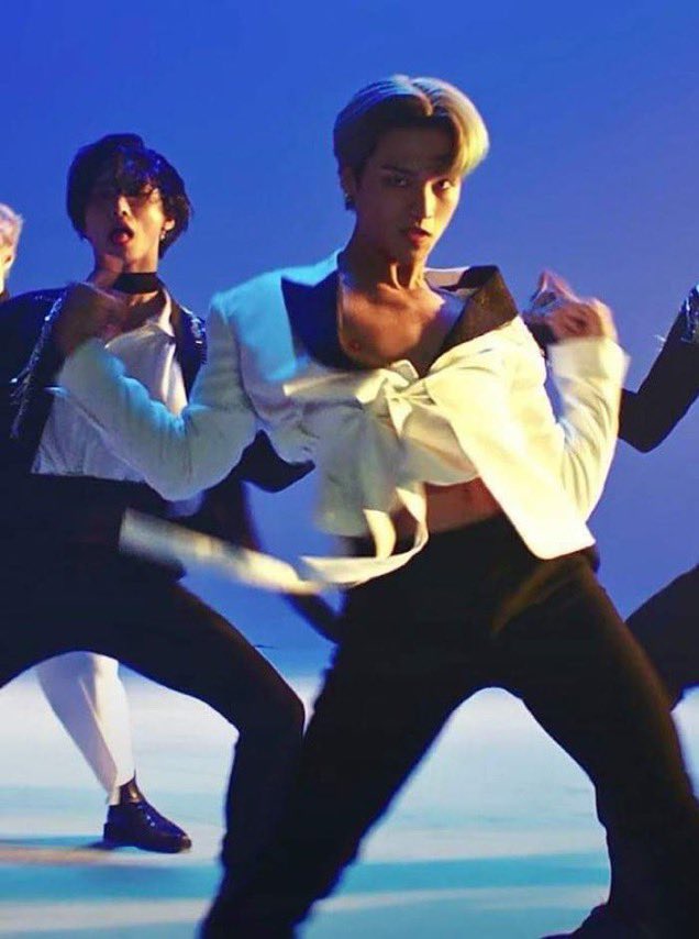 SEONGHWA IN THE BACK-I’m not gonna survive this comeback