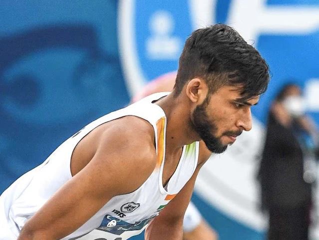 juniorbachchan's tweet image. Congratulations #PraveenKumar on your fantastic win in high jump! It’s a #Silver for India. 
May you always keep flying high! 

#TokyoParalympics