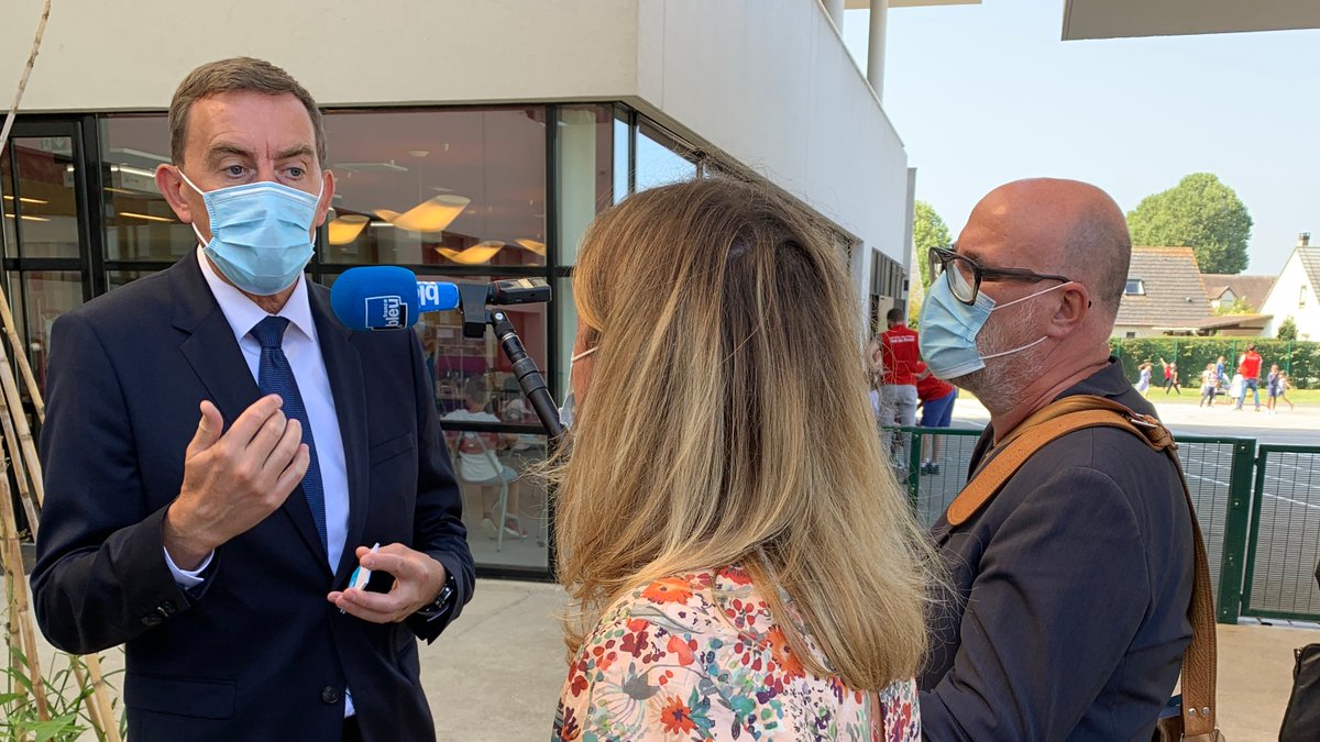 Hier, nous avons inauguré l'installation de #purificateurs d'air à l'école Louise Michel à @valdereuil_info sous les caméras et micros des médias locaux.
Merci @MA_Jamet pour votre confiance
cc @f3htenormandie @fbleuhnormandie
#COVID19