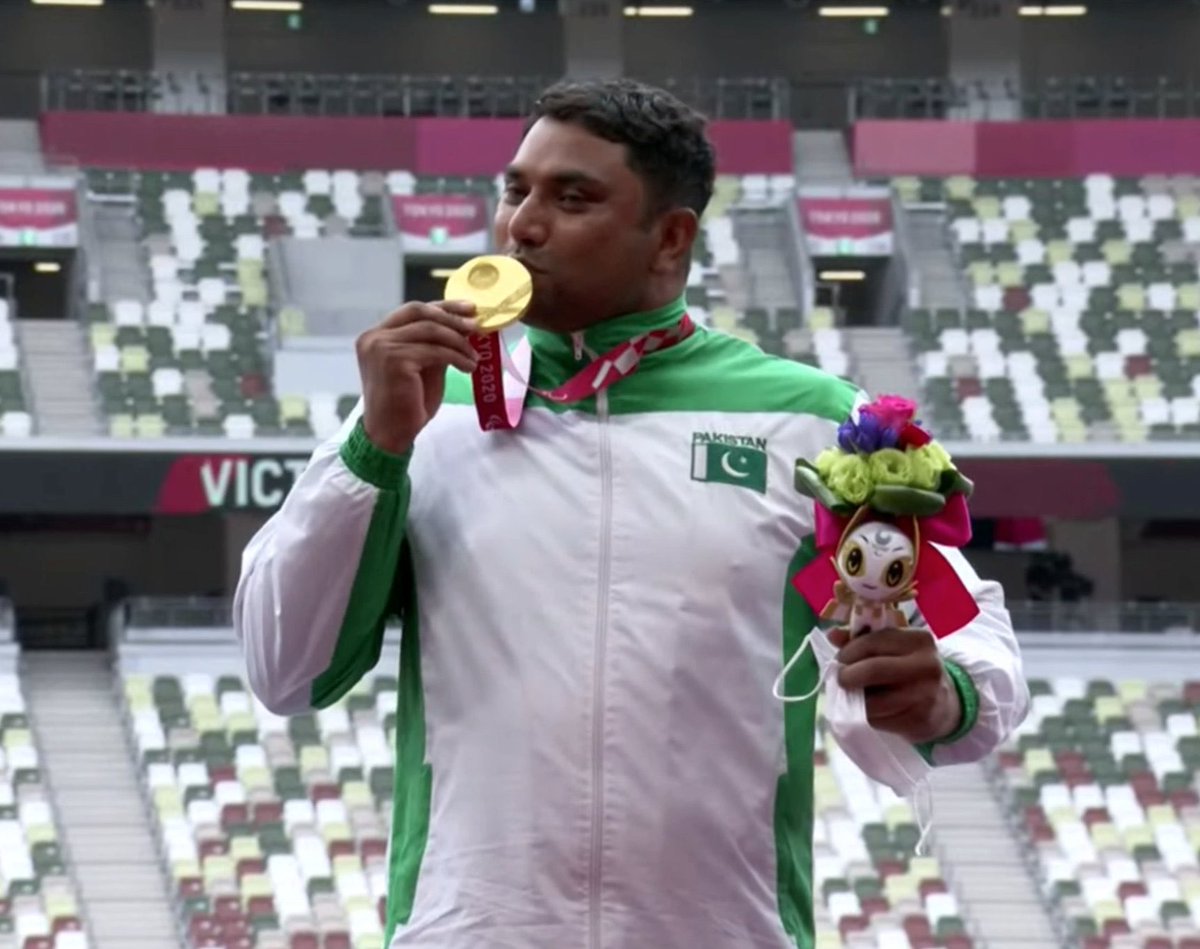 First-ever Paralympic gold for Pakistan!! 🥇🇵🇰
Haider Ali #PAK (55.26) takes #gold in the men's discus throw F37.
Congratulations Pakistan 👏👏👏
#ParaAthletics #Paralympics #Tokyo2020 @PakParalympic 
#HaiderAli #PakistanZindabad