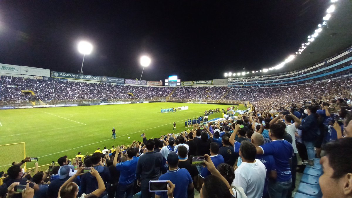 fvargas_j's tweet photo. @fernandopalomo Pues claro, ganamos y ganamos porque jugamos con propuestas claras y este equipo esta en maduración. VAMOS, VAMOS SELECTA.....!!!! https://t.co/KerQHQDc52