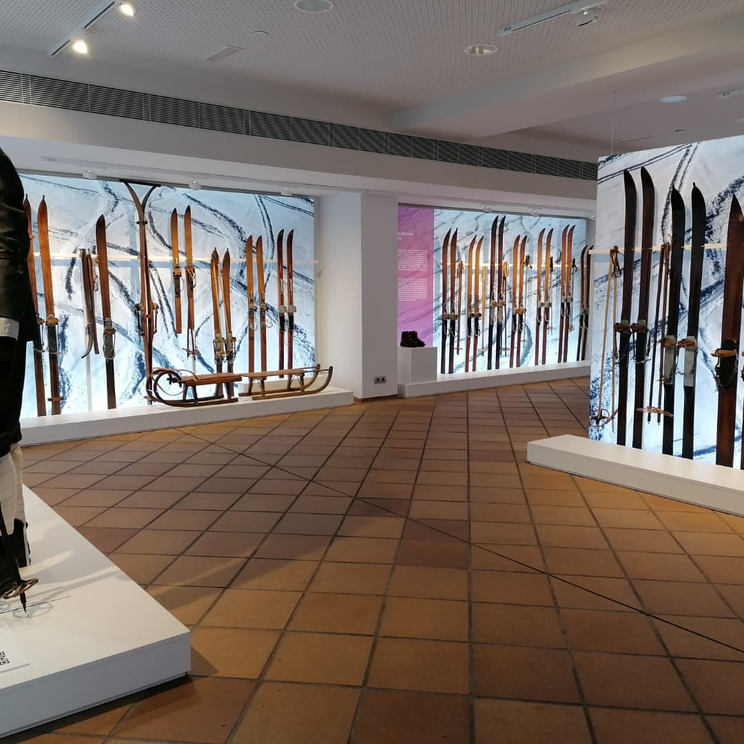 wasabis_'s tweet photo. Ja podeu visitar:
Exposició 'Memòries de neu" Col·lecio d'esquís, 1880-2018 Sr. Jaume Gil Mayolas
Disseny de projecte, gràfic i interactius, coordinació i direcció execució del projecte 
@valldenuria @FGC @wasabis_
#memoriesdeneu https://t.co/O4Gpq35iDx