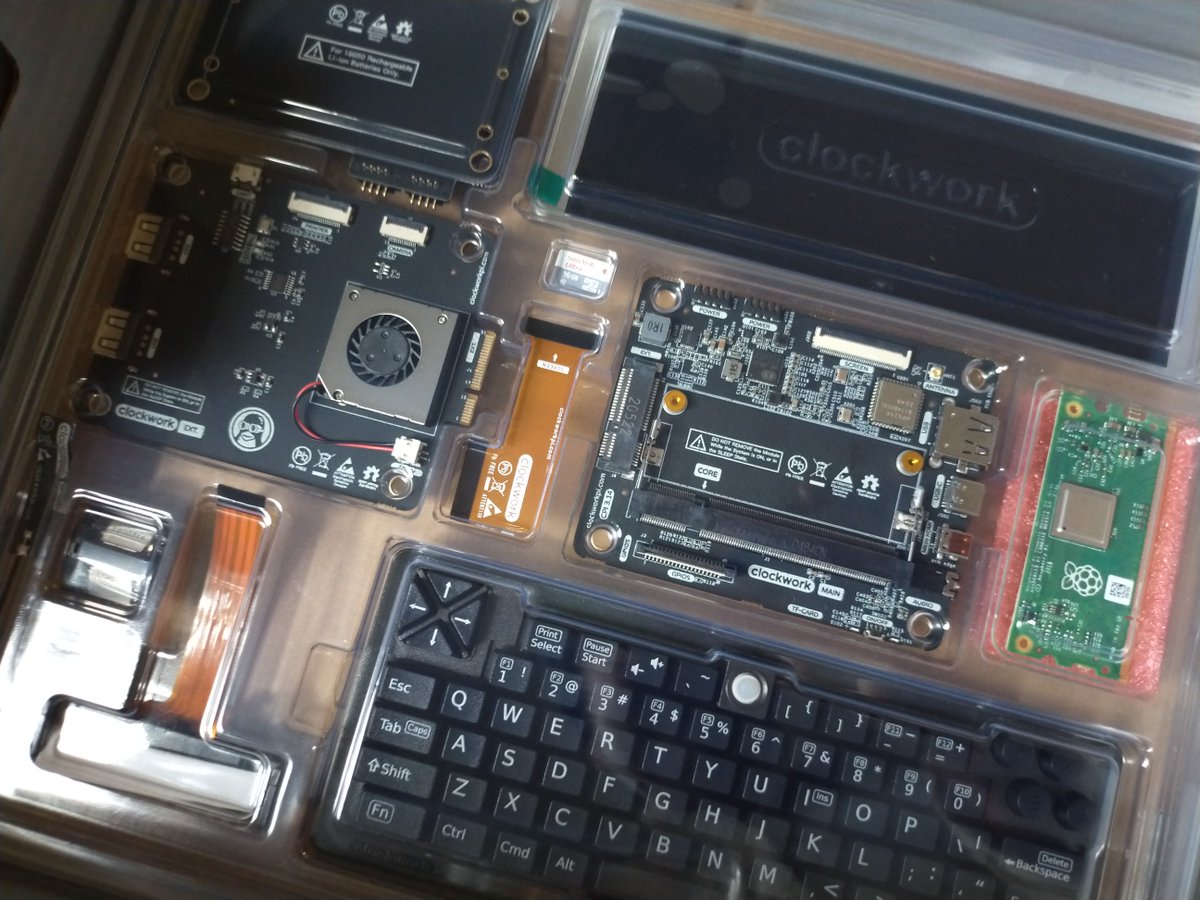 hortense667's tweet image. DevTerm届いた。
こんなにプラモデル感覚だとは！！
プチプチやるのが楽しみ。
そうそうこれもRaspberry Pi を積んだコンピューターですな。
これの中でほとんどコンピューターとして使えるって言ったけどぜんぜんそうなんですよね。
youtu.be/E34-nojIG9o
clockworkpi.com/devterm
@Hal_clockwork