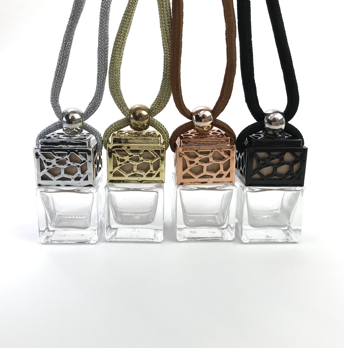 VeraXiao134's tweet photo. Square Shape Glass Car Perfume Bottle 10ml 6ml Empty Hanging Car Diffuser Bottle

#diffuser #airfreshener #cardiffuser #diffuserbottle #hangingcardiffuser #glassbottle #candlevessle #candleholder #candlecontainer #candlemaking #candlesupplier  #candlemaker #homedecor https://t.co/iWNBQe8h4P