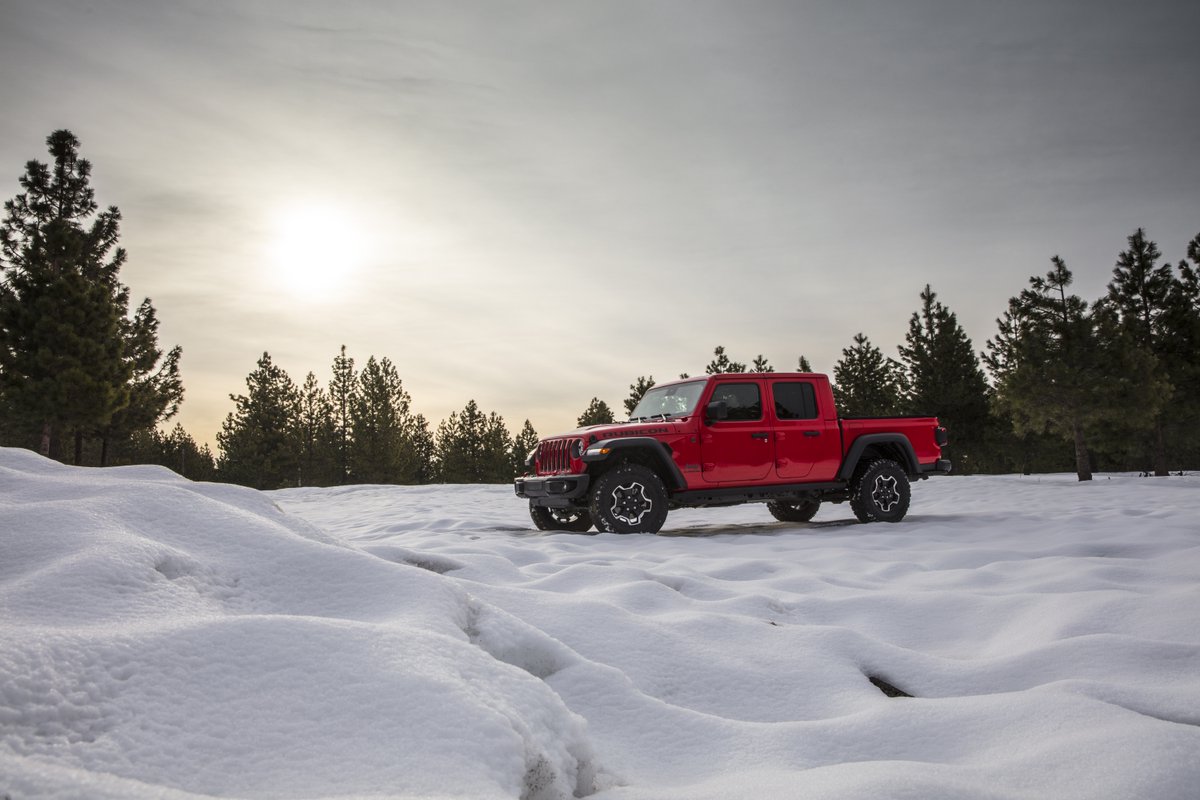 StellantisNAEsp's tweet photo. .@Jeep #Gladiator. It´s a #Jeep thing. #Jeepeando. #Offroad. #TrailRated. #DesertRated. #Rubicon. #Mojave https://t.co/tMWtv3mhfr