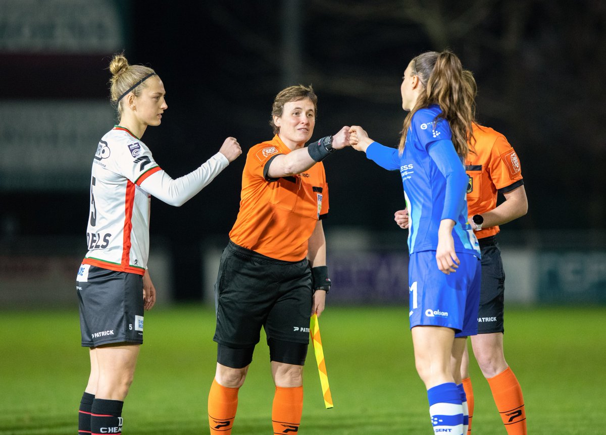 RoyalBelgianFA's tweet photo. Referee Ella De Vries returns to the @ProLeagueBE. ⤵️

🇳🇱 - https://t.co/QdPbKaJvpH
🇫🇷 - https://t.co/9hSBVSKSW9 https://t.co/44DK3vjMjI