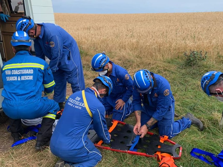 This weekend, #BePrepared if you're visiting the coast 👍 

✅ Check the forecast &amp; tide timings 🌞
✅ Tell someone where you're going &amp; when you'll be back
✅ Take a fully-charged 📱

In an emergency, call 📞 #999Coastguard 

Safety Spotlight Blog 📝➡️ bit.ly/3kU5U5a