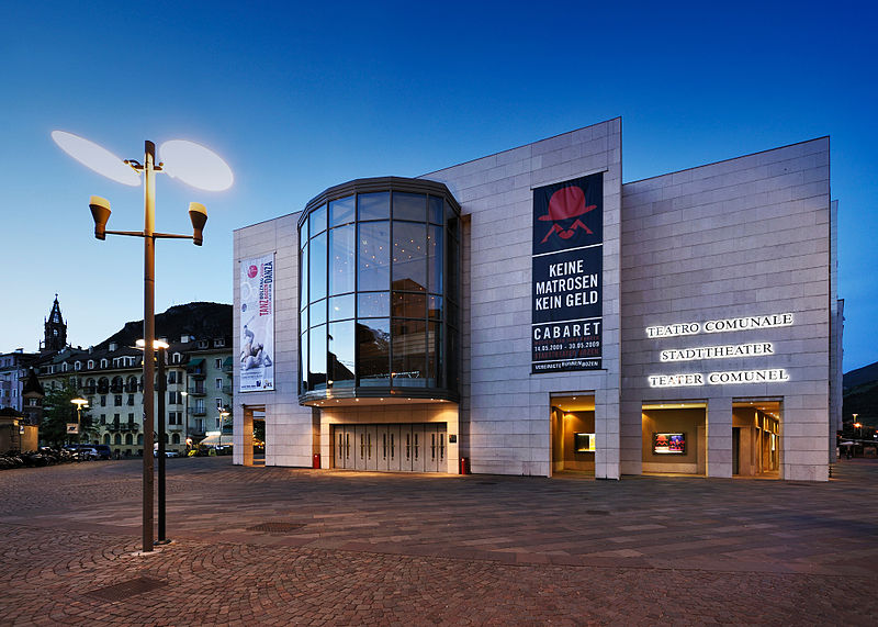 La serata finale del Concorso Busoni da ascoltare alla radio: alle 20.15 in diretta dal Teatro Comunale di Bolzano l'Orchestra <a href="/FondazioneHaydn/">Fondazione Haydn Stiftung</a>, di Bolzano e Trento, diretta da Arvo Volmer con musiche di Prokof'ev, Rachmaninov, Beethoven. La locandina qui bit.ly/concorsobusoni…
