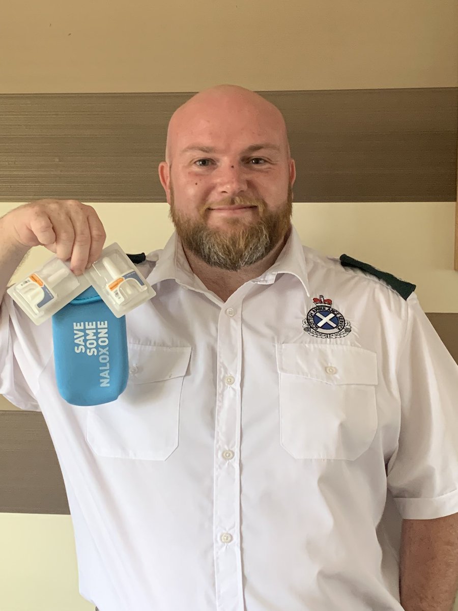 *update*

Received my supply of Nasal Nyxoid today from @ScotFamADrugs

Did I just want the wee pouch or was it in fear of a beating from the @HarmLeads? 

I can’t say.

But it will make a difference.

It took me 2 mins to order mine. Give 2mins and #savesomeone
#naloxone