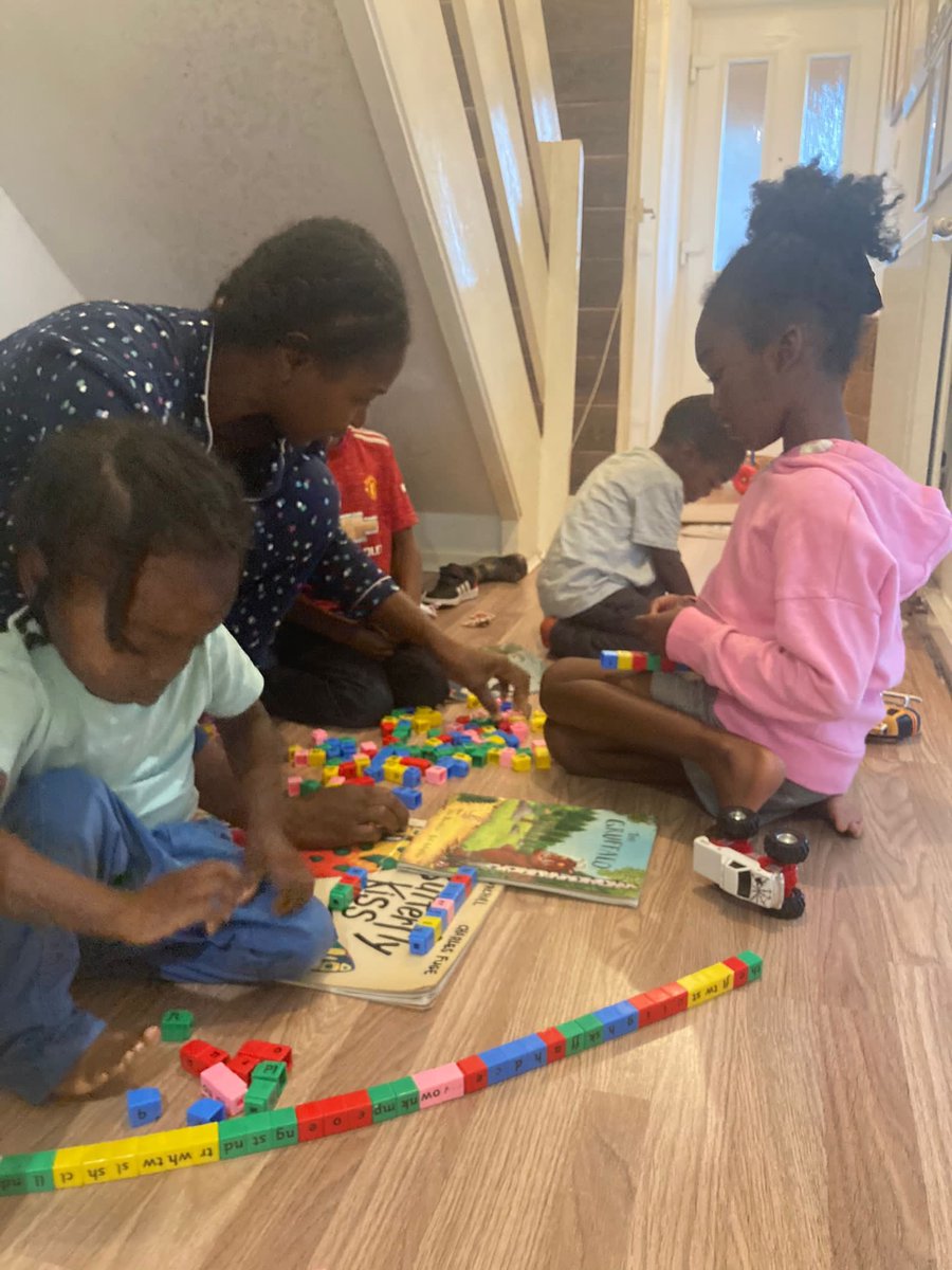 Thankfullytrue1's tweet photo. There has never been a better time to consider, start or continue to Homeschool! 
Give me a 👋🏾 if you agree. 🙌🏾❤️

@thankfullytrue 
P.s This is a capture of me facilitating our children’s learning in my Pjs and dusty plaits. https://t.co/SqzdLdOoMk