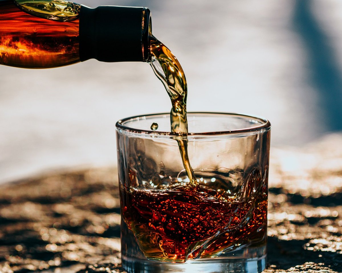 Perhaps an alternative for the weekend: an #aperitif, a #gin &amp; tonic, a #cocktail - and all #alcoholfree! 🍸🥃🍹 👉 🆓
But non-alcoholic #spirits?! There is no such thing! Find out more about it: rb.gy/7fcbza

#BevialeFamily #myBeviale #Beviale