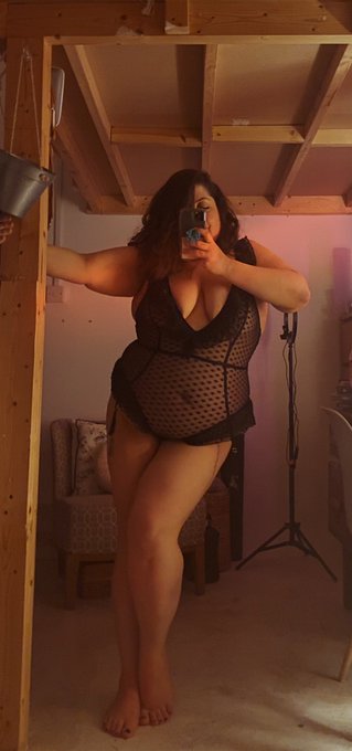 Spready Cougar’s pics and videos