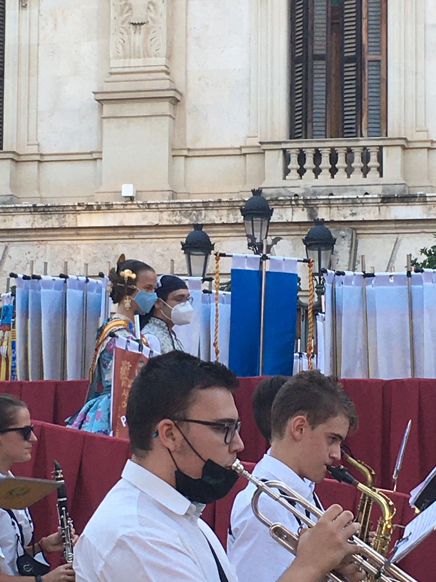 Si algo nos ha dado alegría ha sido volver a sentir la música en nuestras calles, especialmente la de nuestra banda <a href="/SMBenifaraig/">Societat Musical de Benifaraig</a>. Bienvenidos a vuestra falla, amigos ❤️🔥🎶 #fallas2021 #falles2021 #lesfallessomresponsables #musicavalenciana